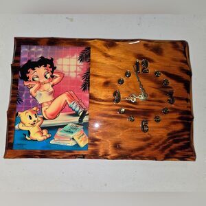 CLOSET CLEAR-OUT: PRICE DROP Vintage Sexy betty boop  wall clock